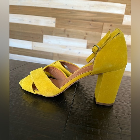 Halogen Criss Cross Block Heel Sandal Mustard Yellow SZ 7 Leather - Picture 4 of 8